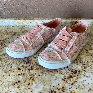 Girls Unicorn Shoes - Youth Sz 4